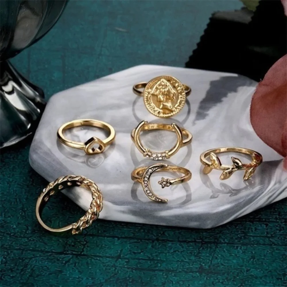 3/$30 💛 Bohemian Ring Set